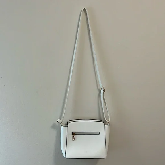 Crossbody purse white gold tone accents & feet long adjustable strap textured - Picture 8 of 16